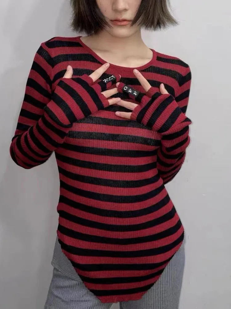 Punk Irregular T-shirt Gothic Striped Knitted Tshirt Women Thin See Through Grunge Harajuku Sexy Tops Y2k Aesthetics Streetwear
Punk Irregular T-shirt Gothic Striped Knitted Tshirt Women Thin See Through Grunge Harajuku Sexy Tops Y2k Aesthetics Streetwear