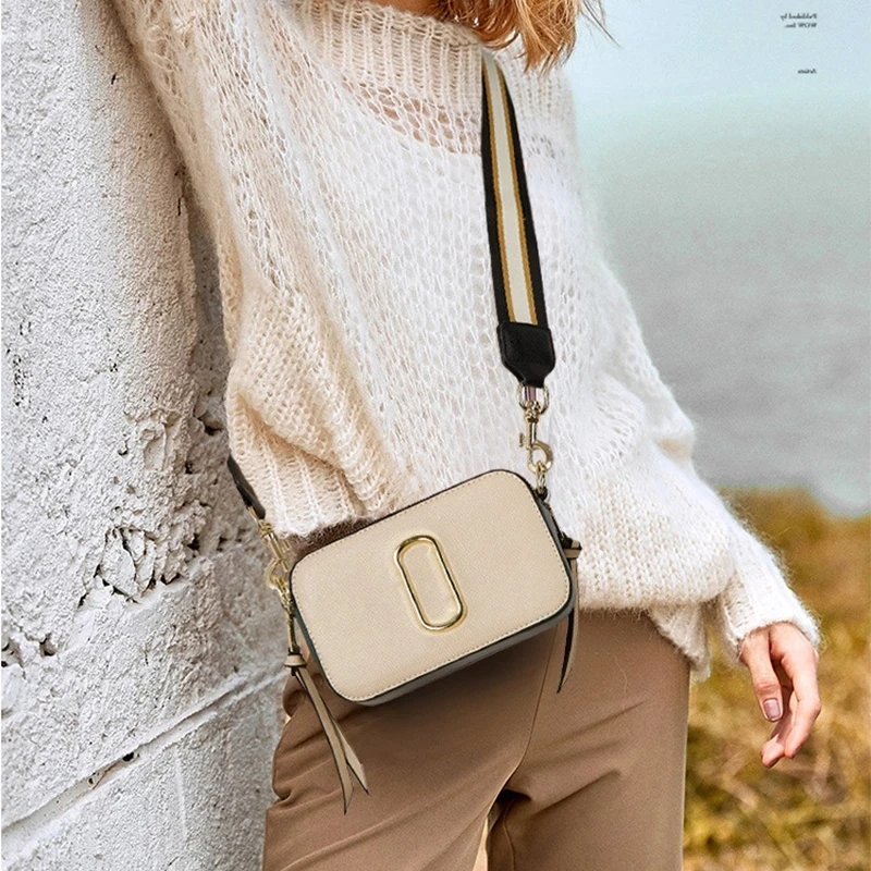 2022 New Women's Fashion Casual Camera Bag Unique Personality Wide Shoulder Strap Crossbody Simple Versatile Texture Handbag
2022 New Women's Fashion Casual Camera Bag Unique Personality Wide Shoulder Strap Crossbody Simple Versatile Texture Handbag