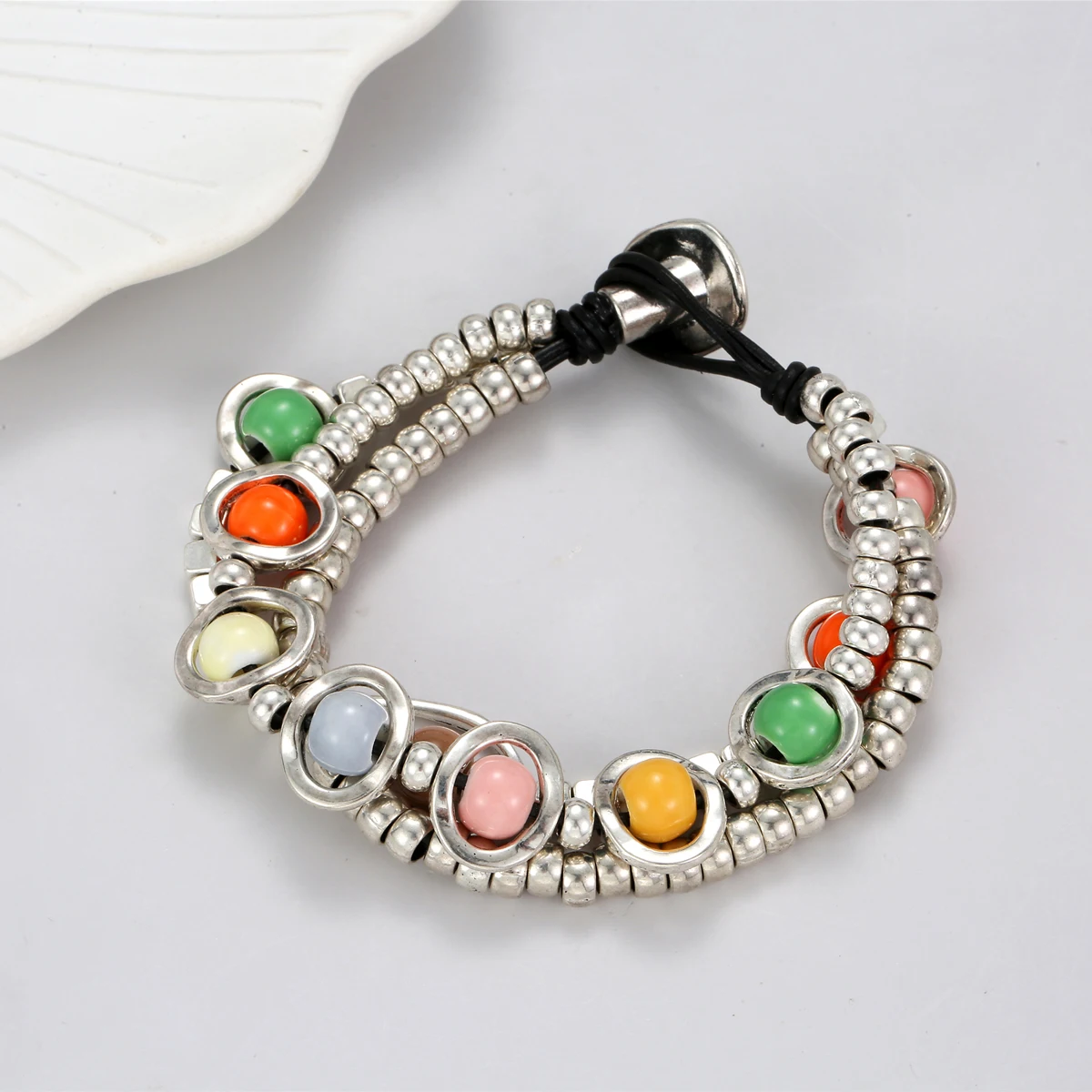 Anslow 2023 New Designer Retro Vintage Glass Beads Multilayers Female Women Leather Bracelets Student Friendship Jewelry
Anslow 2023 New Designer Retro Vintage Glass Beads Multilayers Female Women Leather Bracelets Student Friendship Jewelry