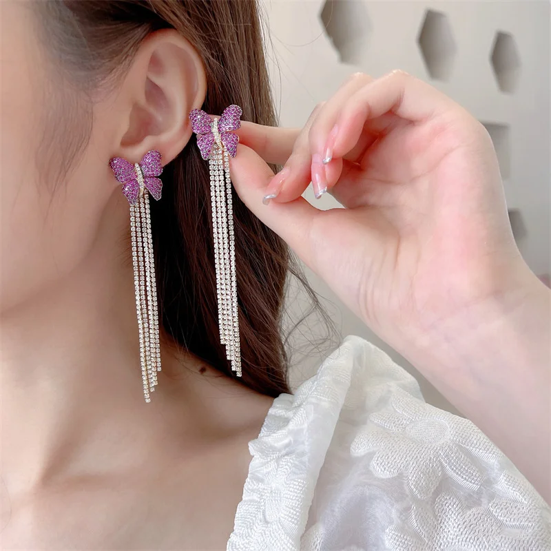 European and American style heavy industry advanced sense micro inlaid zirconium two-color temperament long earrings silver need
European and American style heavy industry advanced sense micro inlaid zirconium two-color temperament long earrings silver need
