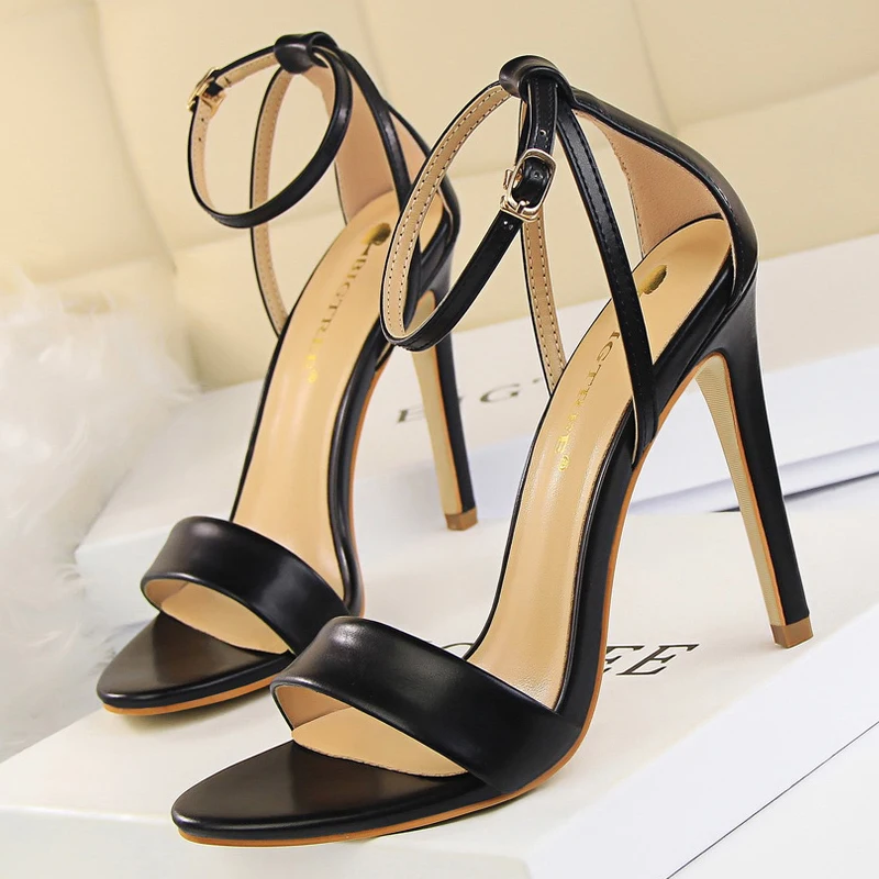 Shoes Fashion Women Sandals High Heels Women Summer Hollow Heels Sandals Ladies Shoes Stiletto Sexy Party Shoes Quality
Shoes Fashion Women Sandals High Heels Women Summer Hollow Heels Sandals Ladies Shoes Stiletto Sexy Party Shoes Quality