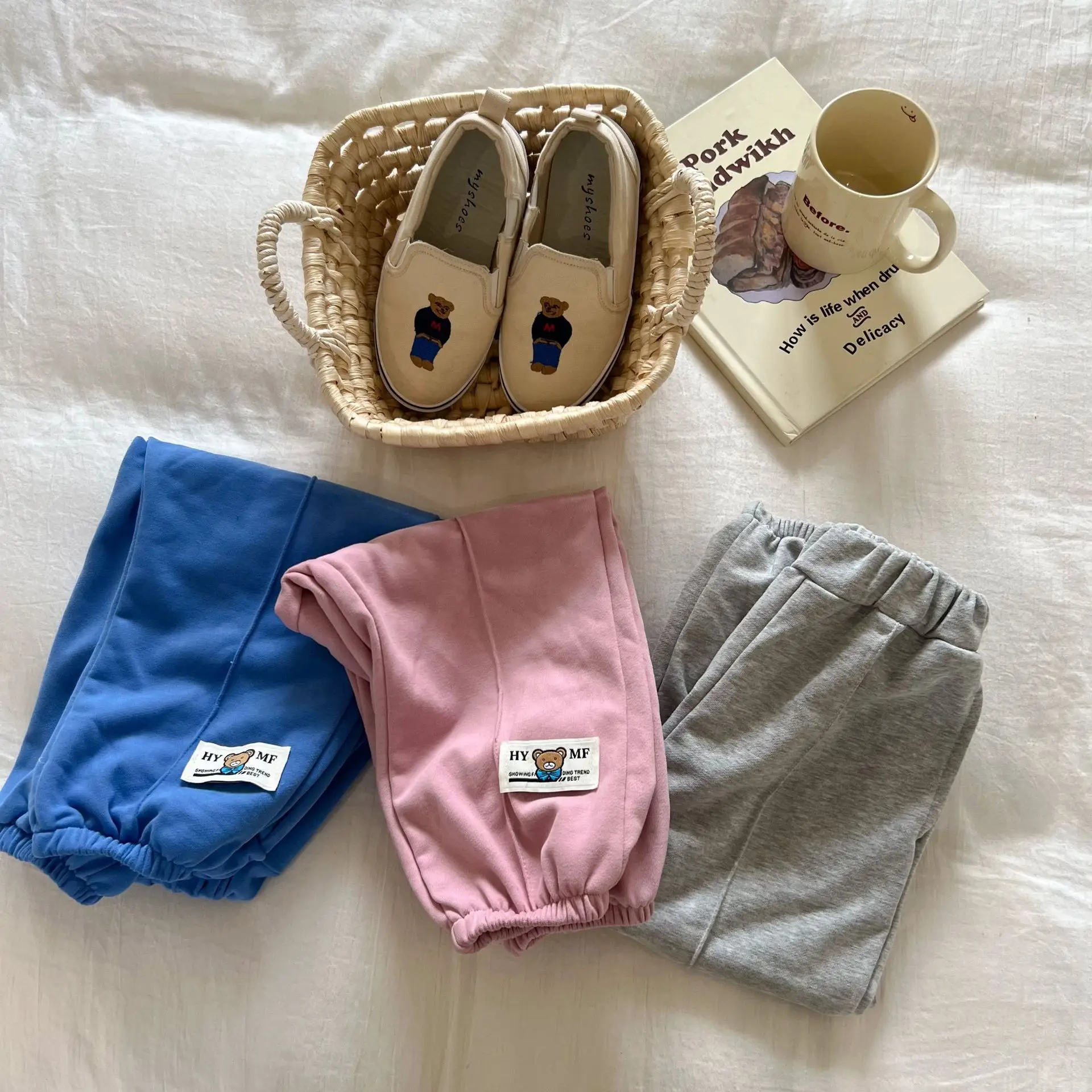 2022 Autumn New Baby Cute Cartoon Bear Pants Kid Boy Pure Color Loose Fashion Trousers Girl Cotton Casual Pant Children Clothing
2022 Autumn New Baby Cute Cartoon Bear Pants Kid Boy Pure Color Loose Fashion Trousers Girl Cotton Casual Pant Children Clothing