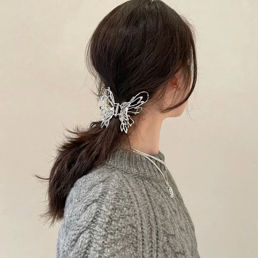 2022 New Korean Style Cold Wind Butterfly Hairpin Metal Wind Grab Clip Hairpin Shark Clip Ladies Girl All-match Hair Accessories
2022 New Korean Style Cold Wind Butterfly Hairpin Metal Wind Grab Clip Hairpin Shark Clip Ladies Girl All-match Hair Accessories
