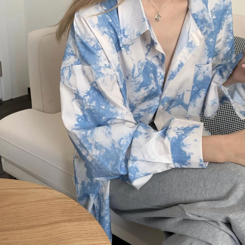 A GIRLS Shirts Women Tie Dye Spring Sun-proof Leisure Cool Ladies Streetwear Students Chic Long Popular Tops Ins All-match
A GIRLS Shirts Women Tie Dye Spring Sun-proof Leisure Cool Ladies Streetwear Students Chic Long Popular Tops Ins All-match