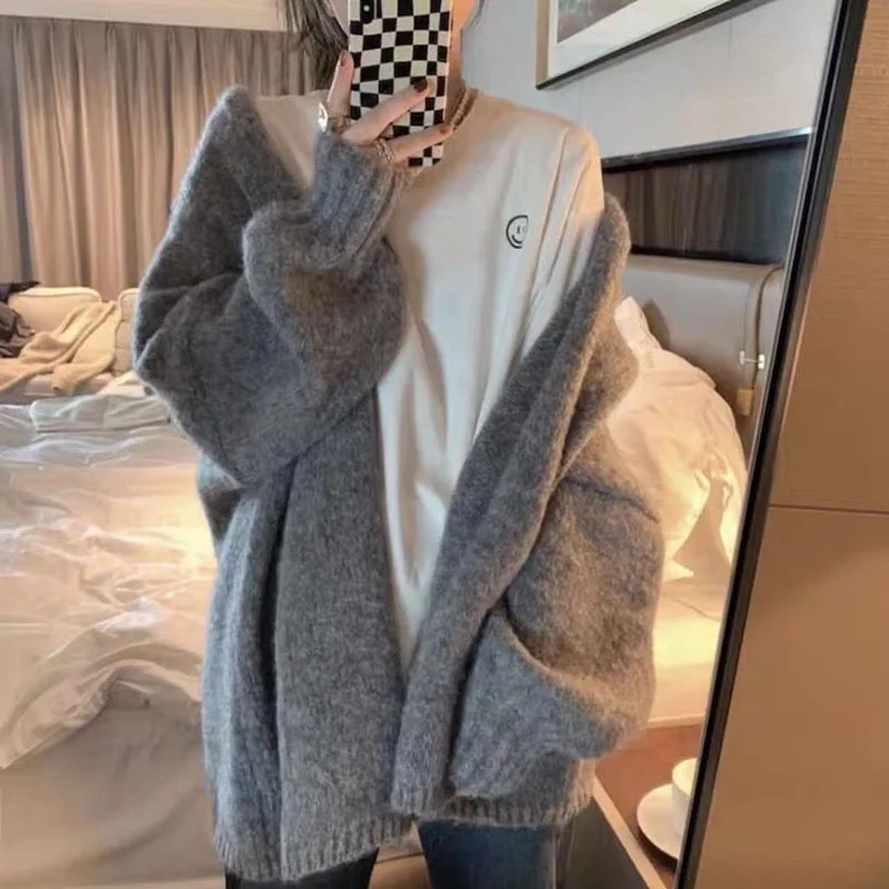 Autumn Winter Thicken Warm Sweater Cardigan Women Japan Style Lazy Wind Soft Knit Cardigans Female Gray Khaki Loose Knitted Coat 
Autumn Winter Thicken Warm Sweater Cardigan Women Japan Style Lazy Wind Soft Knit Cardigans Female Gray Khaki Loose Knitted Coat