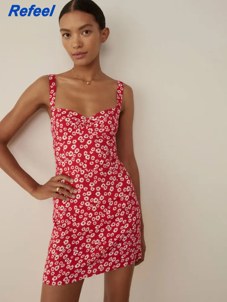 Женское облегающее мини-платье на бретелях-спагетти, с цветочным принтом
Женское облегающее мини-платье на бретелях-спагетти, с цветочным принтом