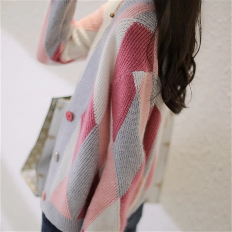 Autumn Spring Korean Fashion Patchwork Knitted Sweater Women Cardigan Loose Short V Neck Long Sleeve Knitting Jacket Coat Female
Autumn Spring Korean Fashion Patchwork Knitted Sweater Women Cardigan Loose Short V Neck Long Sleeve Knitting Jacket Coat Female