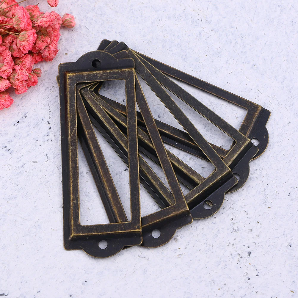 24 шт., металлические шкафы 
24 шт., металлические шкафы