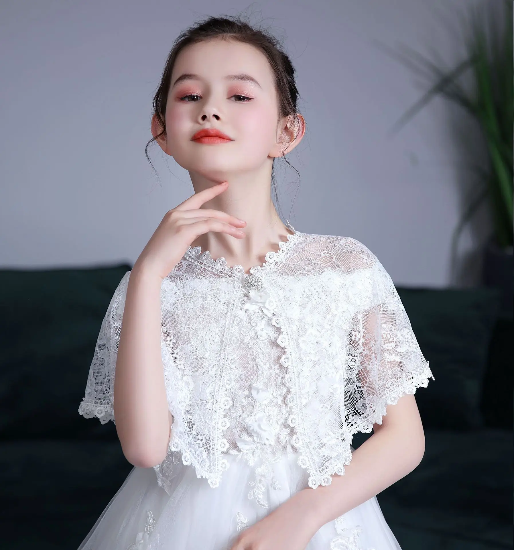 Kids Girls Party Dress Cape Wraps Lace Children Bolero Short Wedding Jacket Summer Shawls Lace Cape Cover Up Over Shoulders 
Kids Girls Party Dress Cape Wraps Lace Children Bolero Short Wedding Jacket Summer Shawls Lace Cape Cover Up Over Shoulders