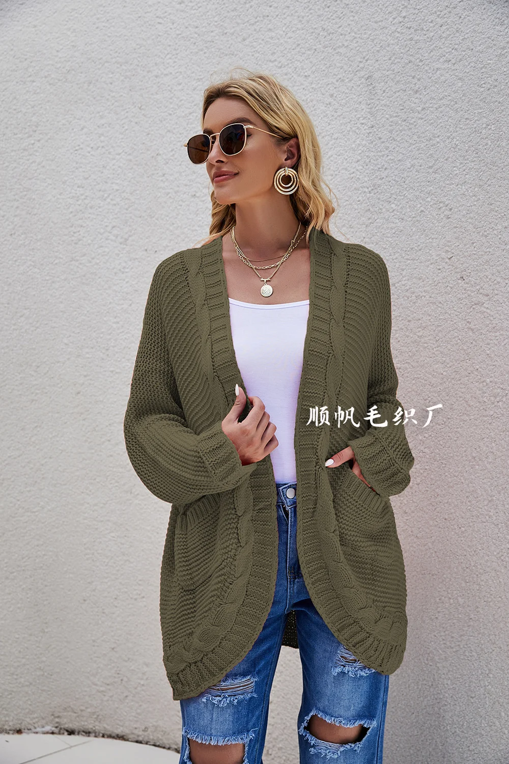 Autumn/Winter New Button Rope Cardigan Casual Fashion Large Thick Needle Sweater Coat Women
Autumn/Winter New Button Rope Cardigan Casual Fashion Large Thick Needle Sweater Coat Women