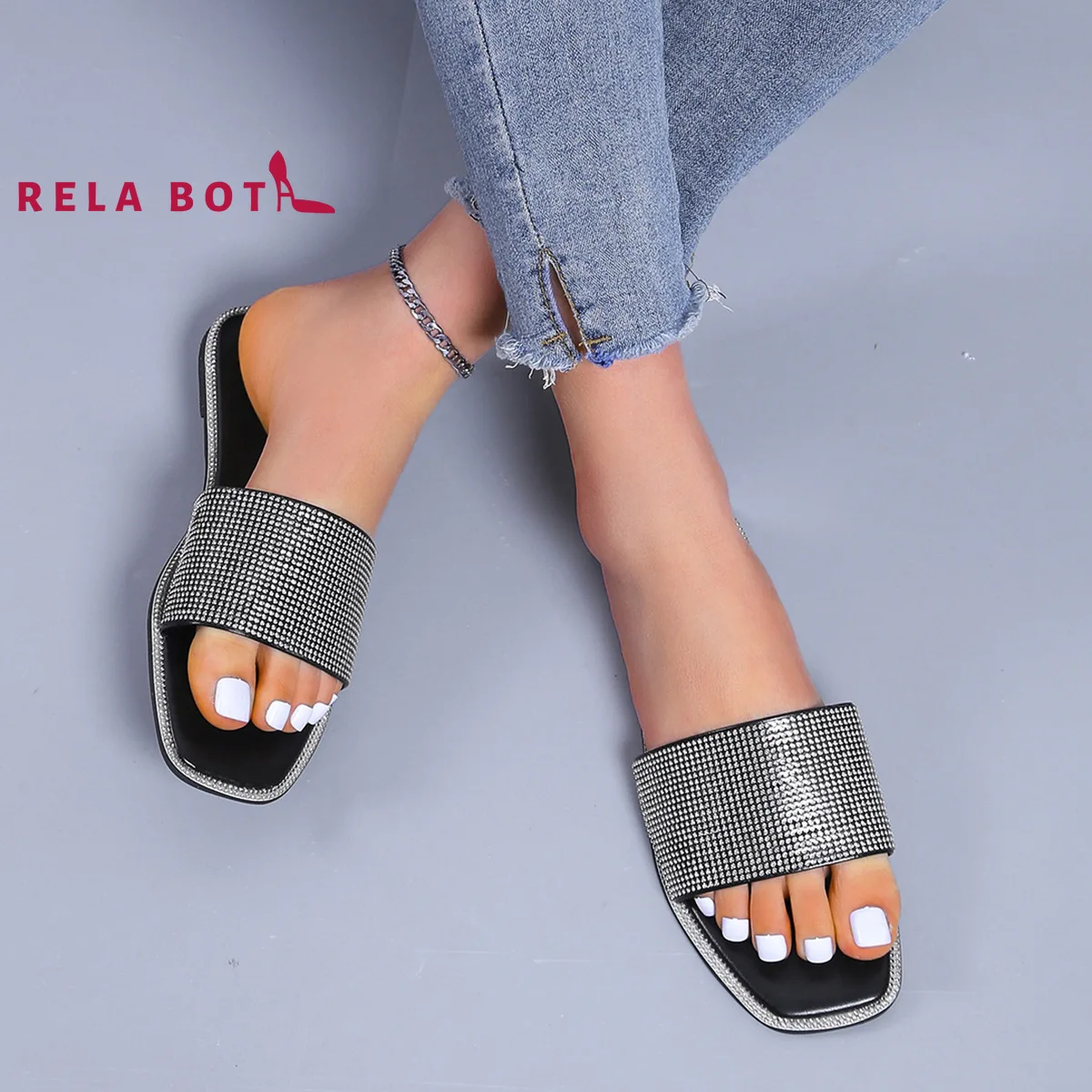 Rhinestone Edge Edge Non Slip Lady's Slipper Leather Sequins Summer Casual Black Non Slip Cross Adhesive Rubber Shoe SGS Sandals
Rhinestone Edge Edge Non Slip Lady's Slipper Leather Sequins Summer Casual Black Non Slip Cross Adhesive Rubber Shoe SGS Sandals
