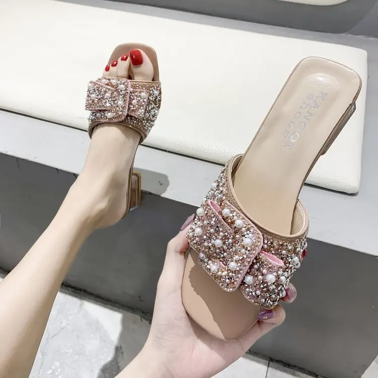 2022 New Fashion Ladies Rhinestone Slippers Summer Fashion Buckle Low Heel Sandals Ladies Comfortable Beach Ladies Slippers
2022 New Fashion Ladies Rhinestone Slippers Summer Fashion Buckle Low Heel Sandals Ladies Comfortable Beach Ladies Slippers