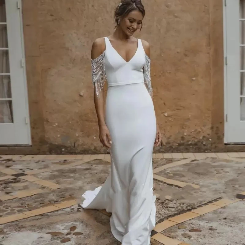 Backless Crepe Mermaid Wedding Dresses Rustic Civil 2023 Luxury Pearls Tassel country V Neck Long Train Bridal Gowns
Backless Crepe Mermaid Wedding Dresses Rustic Civil 2023 Luxury Pearls Tassel country V Neck Long Train Bridal Gowns