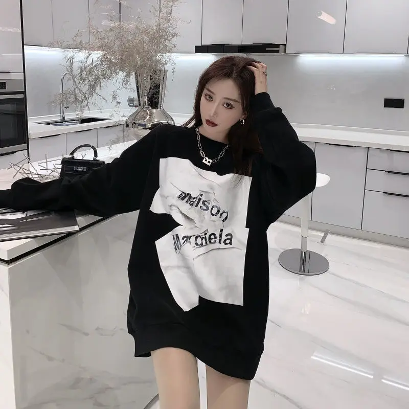 Pullover spring and autumn black women's ins trendy style niche loose design letter print non-hooded hoodie
Pullover spring and autumn black women's ins trendy style niche loose design letter print non-hooded hoodie