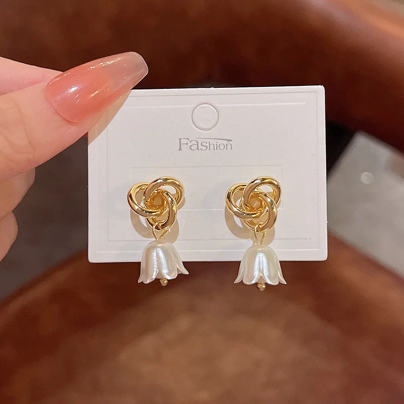 Wholesale 2022 Korean New Exquisite Three Circles Tulip Flower Earrings Fashion Trendy Versatile Simple Elegant Women Jewelry
Wholesale 2022 Korean New Exquisite Three Circles Tulip Flower Earrings Fashion Trendy Versatile Simple Elegant Women Jewelry