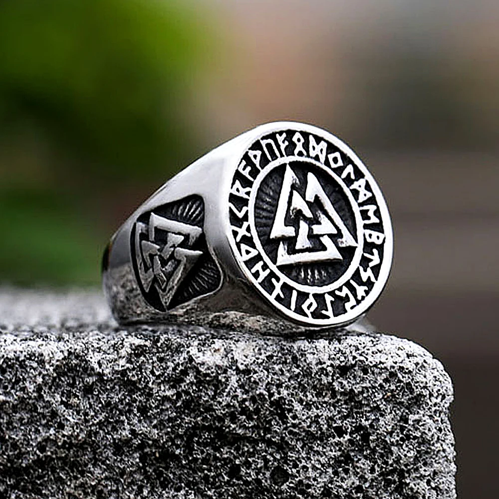 Vintage Viking Valknut Nordic Irish Celtics Knot Ring Men Boy Stainless Steel Punk Biker Creative Amulet Jewelry Gift Rings
Vintage Viking Valknut Nordic Irish Celtics Knot Ring Men Boy Stainless Steel Punk Biker Creative Amulet Jewelry Gift Rings