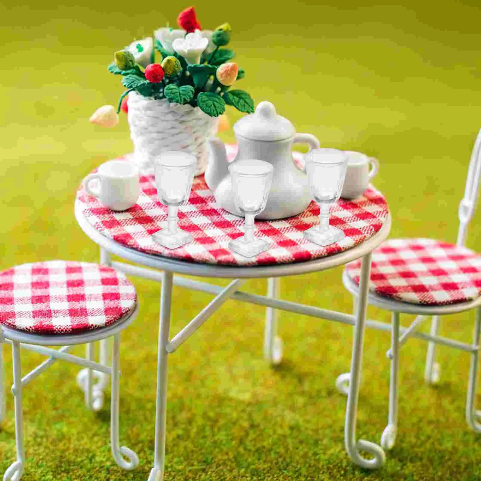 20Pcs Mini Size Cocktail Glasses Glasses Mini Beer Cups Miniature Cups Model Decor
20Pcs Mini Size Cocktail Glasses Glasses Mini Beer Cups Miniature Cups Model Decor