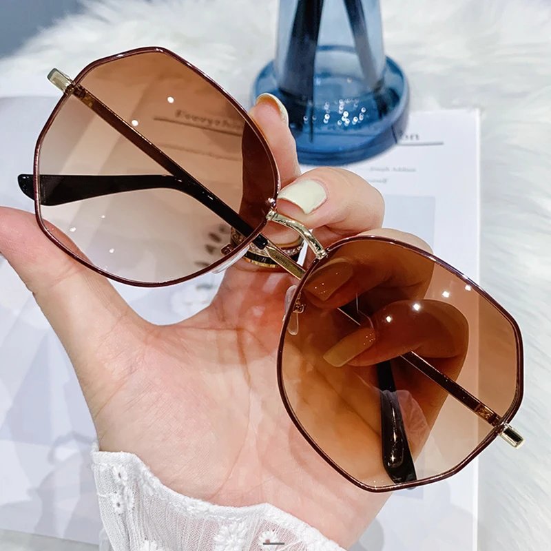 Alloy Aviation Pilot Sunglasses Gradient Sun Glasses Metal Oval Shades Eyewear For Women Men Hot Sale High Quality
Alloy Aviation Pilot Sunglasses Gradient Sun Glasses Metal Oval Shades Eyewear For Women Men Hot Sale High Quality