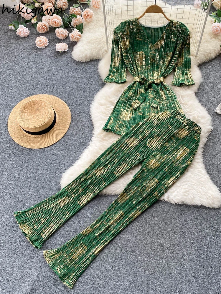 Hikigawa Chic Fashion 2 Pcs Women Sets Streetwear With Belt V Neck Bronzing Pleated Top + High Waist Ankle Length Pants Mujer
Hikigawa Chic Fashion 2 Pcs Women Sets Streetwear With Belt V Neck Bronzing Pleated Top + High Waist Ankle Length Pants Mujer