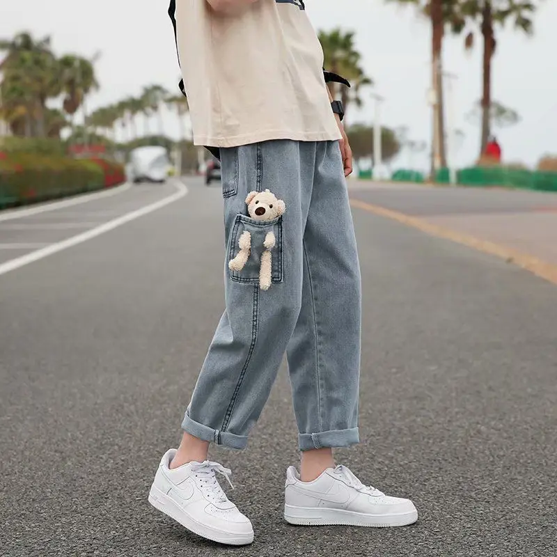 Foufurieux Bear Doll Jeans Men Summer Design Sense Nine-point Pants 2022 New Loose Straight Casual Pants Trend Men Clothing Y2k
Foufurieux Bear Doll Jeans Men Summer Design Sense Nine-point Pants 2022 New Loose Straight Casual Pants Trend Men Clothing Y2k