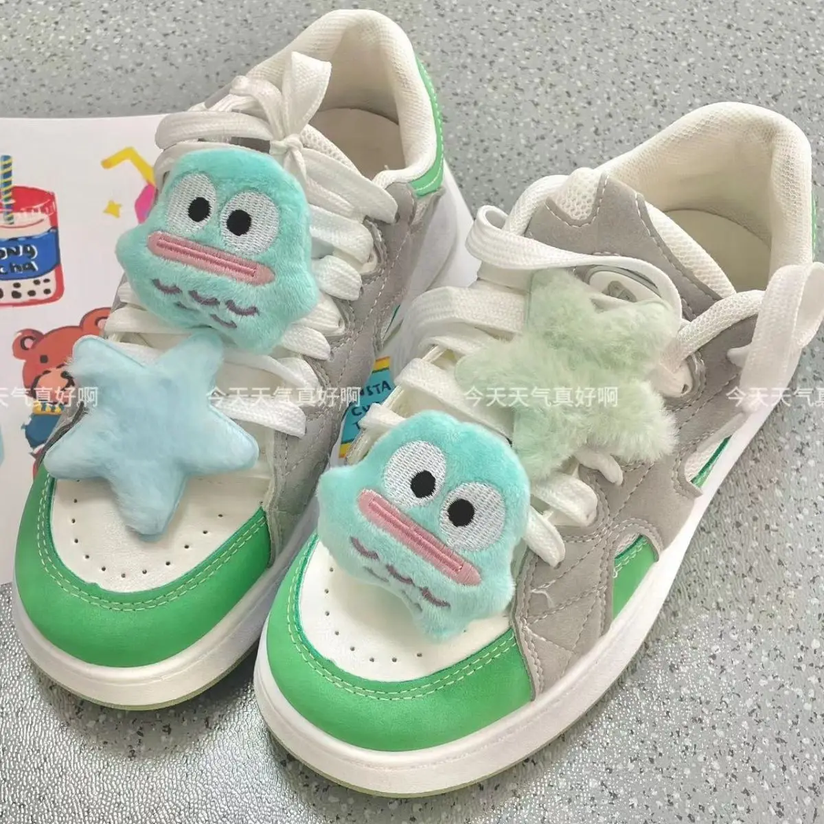 Плюшевая Милая мультяшная брошь Hangyodon Sanrio в виде пентаграммы заколка для волос аксессуары для обуви аниме плюшевые игрушки для девочек подарок на день рождения
Плюшевая Милая мультяшная брошь Hangyodon Sanrio в виде пентаграммы заколка для волос аксессуары для обуви аниме плюшевые игрушки для девочек подарок на день рождения
