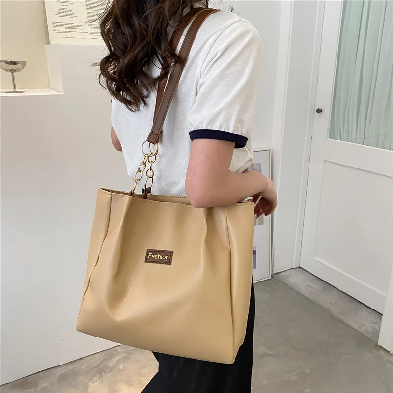 CGCBAG модная роскошная сумка-тоут для женщин 2022 модная Высококачественная кожаная дизайнерская сумка на плечо женские простые вместительные...
CGCBAG модная роскошная сумка-тоут для женщин 2022 модная Высококачественная кожаная дизайнерская сумка на плечо женские простые вместительные...