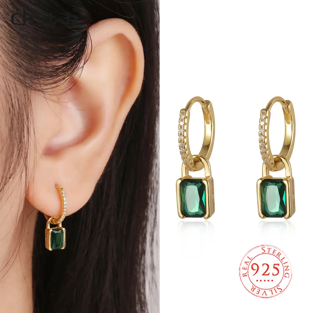 Женские серьги-подвески из серебра 925 пробы с изумрудами 
Женские серьги-подвески из серебра 925 пробы с изумрудами