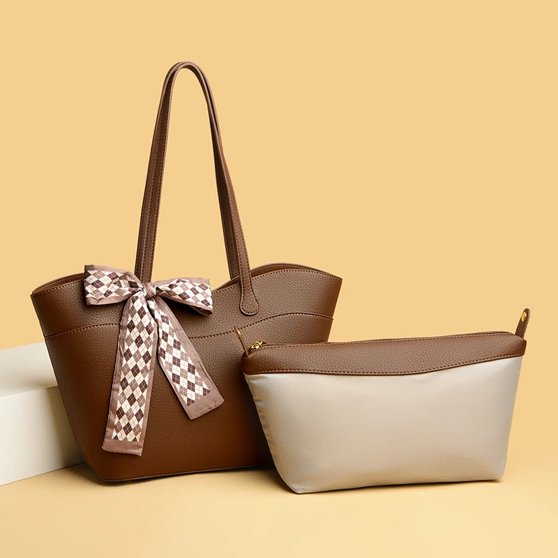 Set Of Large Capacity Leather Women Shoulder Bags Luxury Designer Handbags Scarves Decorated Ladies Shopping Bags Leisure Totes
Set Of Large Capacity Leather Women Shoulder Bags Luxury Designer Handbags Scarves Decorated Ladies Shopping Bags Leisure Totes
