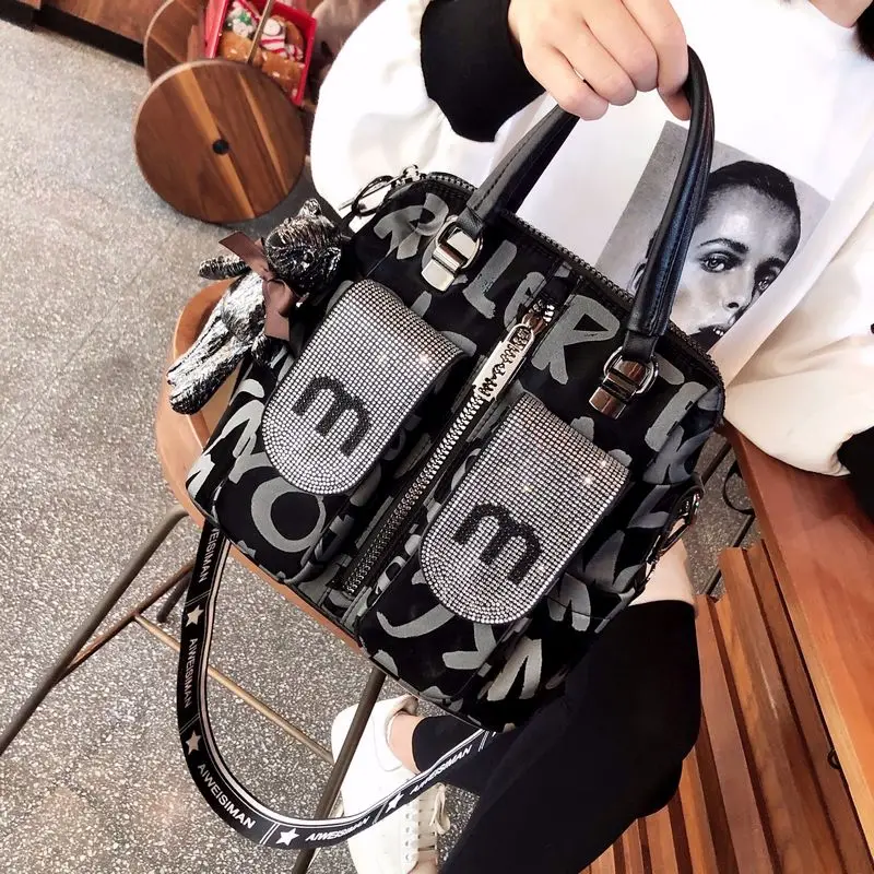 Fashion Women's Handbags Designer Shoulder Bags Letter Print Rhinestone Luxury Crossbody Bag Dual-use Sac A Main
Fashion Women's Handbags Designer Shoulder Bags Letter Print Rhinestone Luxury Crossbody Bag Dual-use Sac A Main