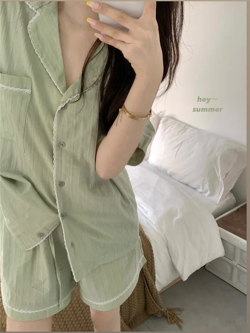 Net red green cotton linen short sleeved pajamas for women can be worn out in summer senior shorts home clothes two-piece suit i
Net red green cotton linen short sleeved pajamas for women can be worn out in summer senior shorts home clothes two-piece suit i