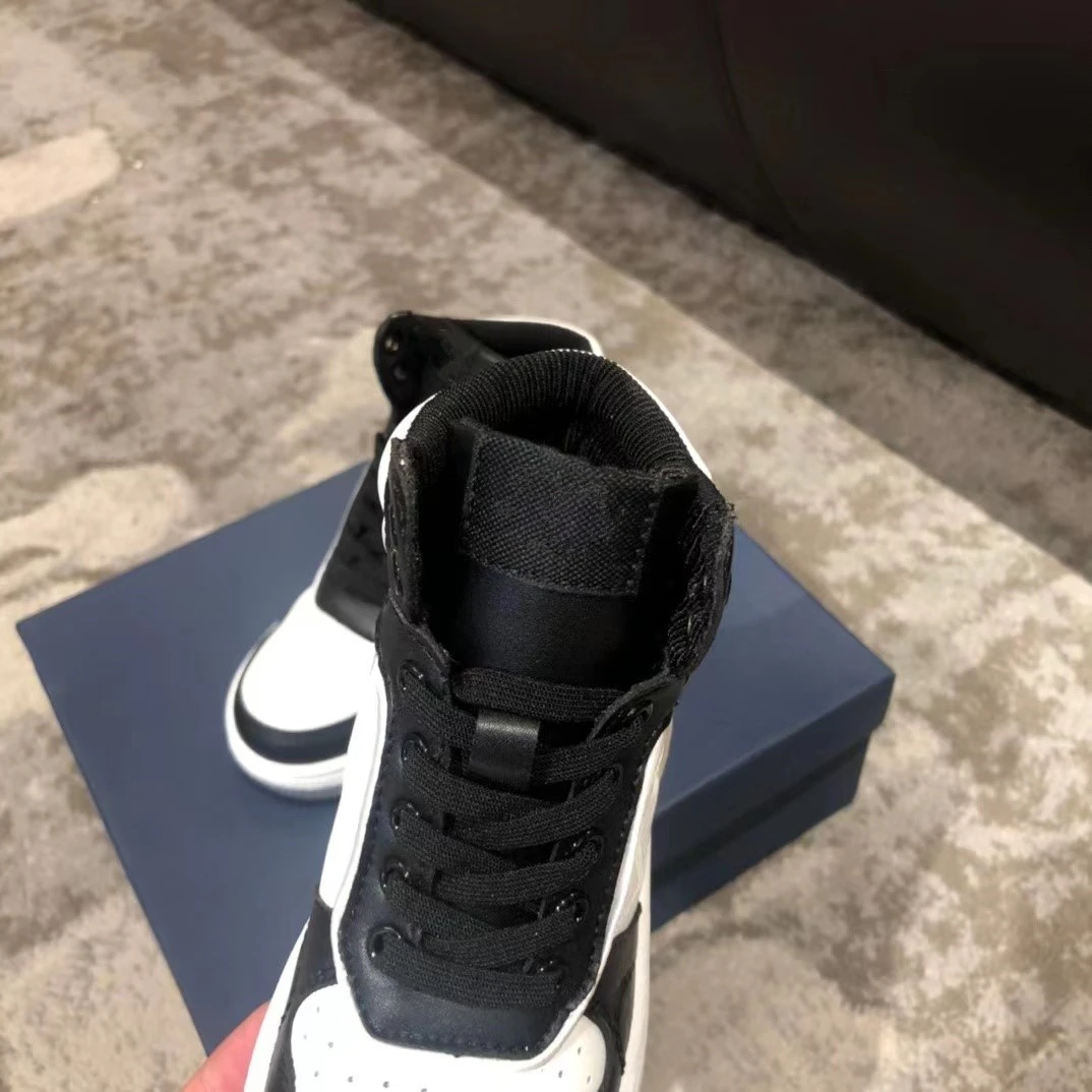 Children's shoes New style children's high top sneakers in autumn and winter Multi color cowhide shoes for boys and girls
Children's shoes New style children's high top sneakers in autumn and winter Multi color cowhide shoes for boys and girls