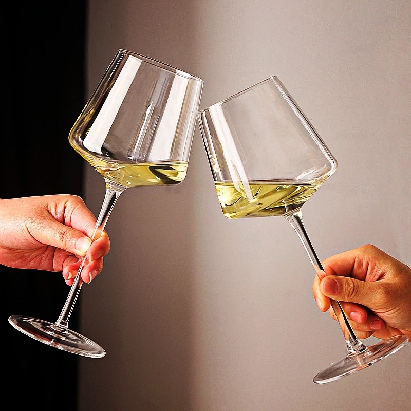 400-500ml Simple High-End Red Wine Cup Lead-Free Crystal Glass Goblet Handmade Fashion Family Bar Festival Banquet Drinkware
400-500ml Simple High-End Red Wine Cup Lead-Free Crystal Glass Goblet Handmade Fashion Family Bar Festival Banquet Drinkware