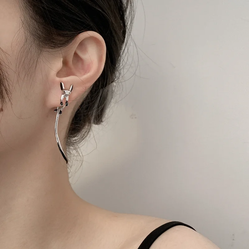 New Creative Design Small Fox Earrings for Women Simple Silver Color Fashion Party Vacation Jewelry The Best Gift for Girls
New Creative Design Small Fox Earrings for Women Simple Silver Color Fashion Party Vacation Jewelry The Best Gift for Girls