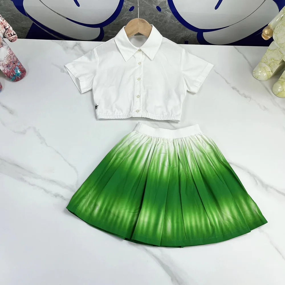 Luxury Brand Children's Clothing Designer Baby Girls Clothes Sets Summer 2022 New Child Short Sleeve Shirt Kids Skirt Girls Set
Luxury Brand Children's Clothing Designer Baby Girls Clothes Sets Summer 2022 New Child Short Sleeve Shirt Kids Skirt Girls Set