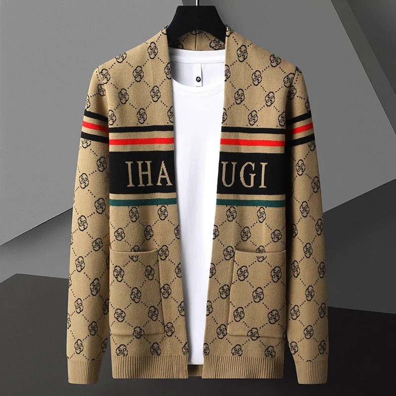 Новинка, Осень-зима, роскошный брендовый клетчатый корейский Кардиган, мужской Облегающий мягкий теплый шерстяной свитер, вязаные кардиганы, Мужская одежда, куртка, пальто
Новинка, Осень-зима, роскошный брендовый клетчатый корейский Кардиган, мужской Облегающий мягкий теплый шерстяной свитер, вязаные кардиганы, Мужская одежда, куртка, пальто