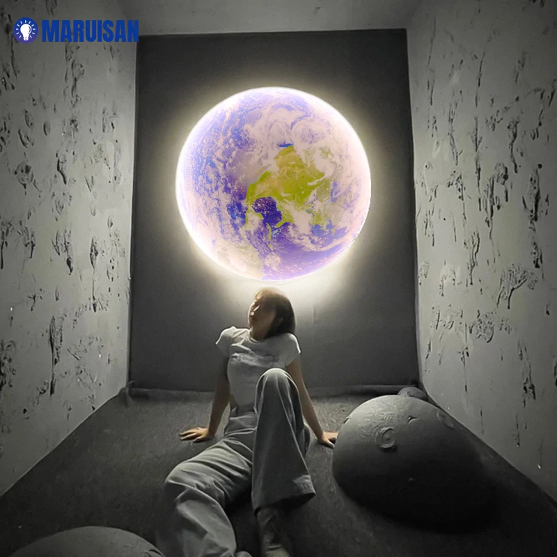 Фото Современная светодиодная настенная лампа комнатное освещение в виде Луны/земли