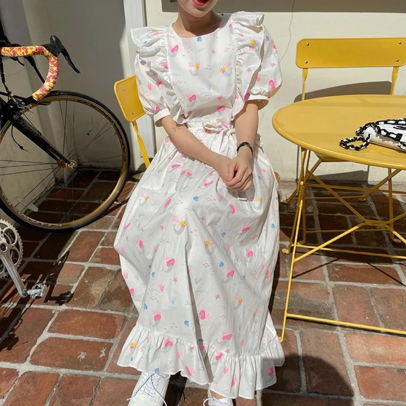 Sweet Girls Summer Dress Kawaii Round Neck Ruffled Sash Waist Graffiti Print Puff Sleeve Dress Women Cute Retro White Midi Dress
Sweet Girls Summer Dress Kawaii Round Neck Ruffled Sash Waist Graffiti Print Puff Sleeve Dress Women Cute Retro White Midi Dress