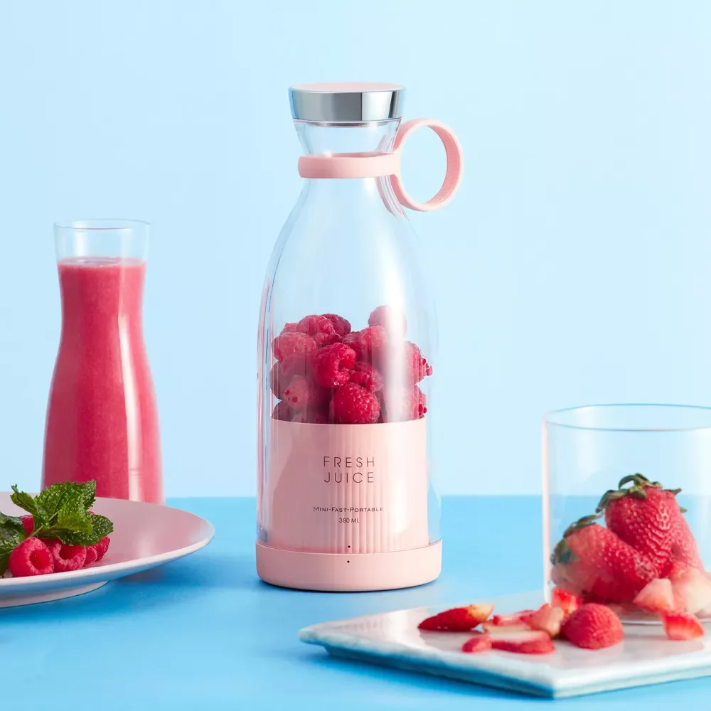 Portable Blender Mini Size Blender Juicer Cup Fruit Vegetables Quick Juicing for Shakes USB Rechargeable Mini Handheld Mixer
Portable Blender Mini Size Blender Juicer Cup Fruit Vegetables Quick Juicing for Shakes USB Rechargeable Mini Handheld Mixer