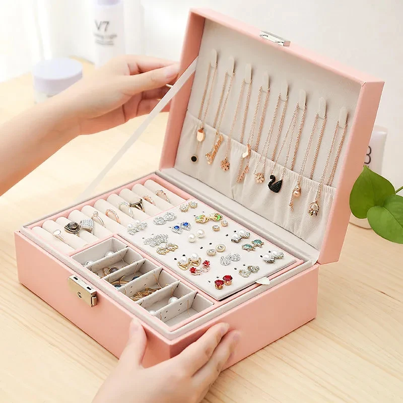 2022 New Double-Layer Velvet Jewelry Box European Jewelry Storage Box Large Space Jewelry Holder Gift Box
2022 New Double-Layer Velvet Jewelry Box European Jewelry Storage Box Large Space Jewelry Holder Gift Box