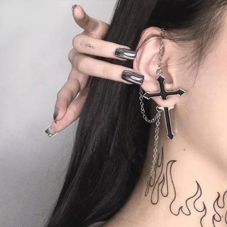 1Pcs Gothic Black Enameled Cross Stud Earrings Hiphop Accessories Modern Minimalist Geometric Dangle Earrings Jewelry Gift
1Pcs Gothic Black Enameled Cross Stud Earrings Hiphop Accessories Modern Minimalist Geometric Dangle Earrings Jewelry Gift