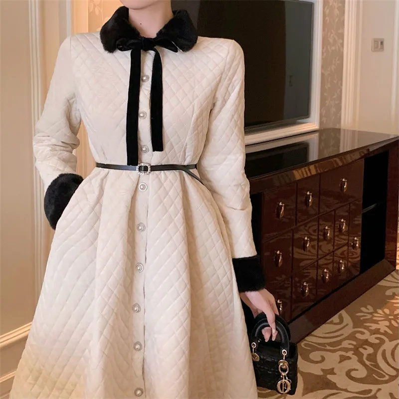 Celebrity Lady Winter Fashion Padded Dress Vintage Patchwork check A Line Long Coat Dress Elegant Pearl Buttons Belt Long Jacket
Celebrity Lady Winter Fashion Padded Dress Vintage Patchwork check A Line Long Coat Dress Elegant Pearl Buttons Belt Long Jacket