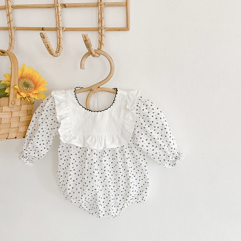 INS 2022 autumn new baby girl floral long-sleeved shirt baby cotton jumpsuit Triangle shirt climbing clothes
INS 2022 autumn new baby girl floral long-sleeved shirt baby cotton jumpsuit Triangle shirt climbing clothes
