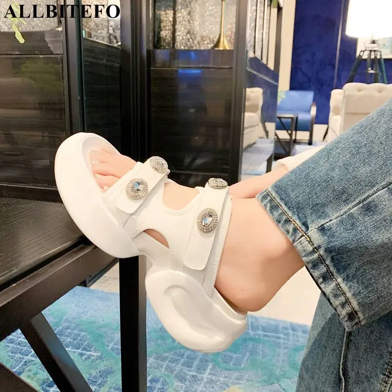 Size 34-40 Thick-soled Waterproof Fashion Sexy Genuine Leather Summer Outdoor Party Wedding Shoe Women Heels Shoes Women Sandals
Size 34-40 Thick-soled Waterproof Fashion Sexy Genuine Leather Summer Outdoor Party Wedding Shoe Women Heels Shoes Women Sandals