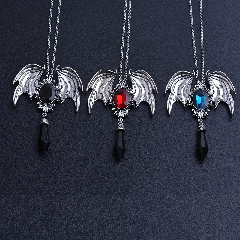 

Halloween Vintage Europe America Inlaid Color Zircon Bog Bat Wing Gothic Necklace for Women Creative Punk Fashion Accessories