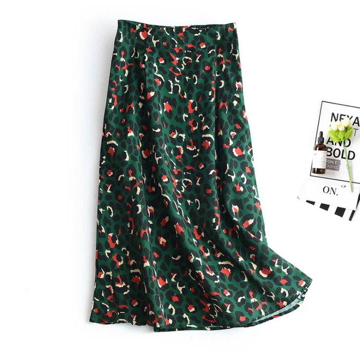 2022 Spring And Summer Mid-Length Green Leopard Print Long Skirt Harajuku Style Skirt High-Waist Fashion Female Skirt
2022 Spring And Summer Mid-Length Green Leopard Print Long Skirt Harajuku Style Skirt High-Waist Fashion Female Skirt