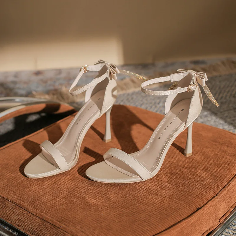 Women's Stiletto Sandals 2022 Summer New Open Toe Fashion All-match Buckle Fairy Style High Heel Shoes With Bow
Women's Stiletto Sandals 2022 Summer New Open Toe Fashion All-match Buckle Fairy Style High Heel Shoes With Bow