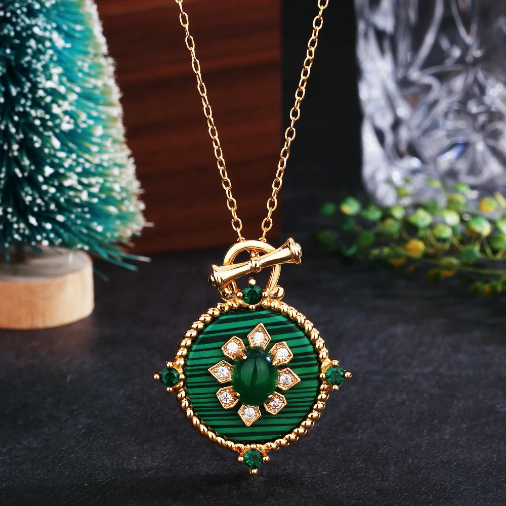 European and American Italian brushed palace design ethnic style copper 18k gold-plated inlaid green zircon necklace pendant ac
European and American Italian brushed palace design ethnic style copper 18k gold-plated inlaid green zircon necklace pendant ac