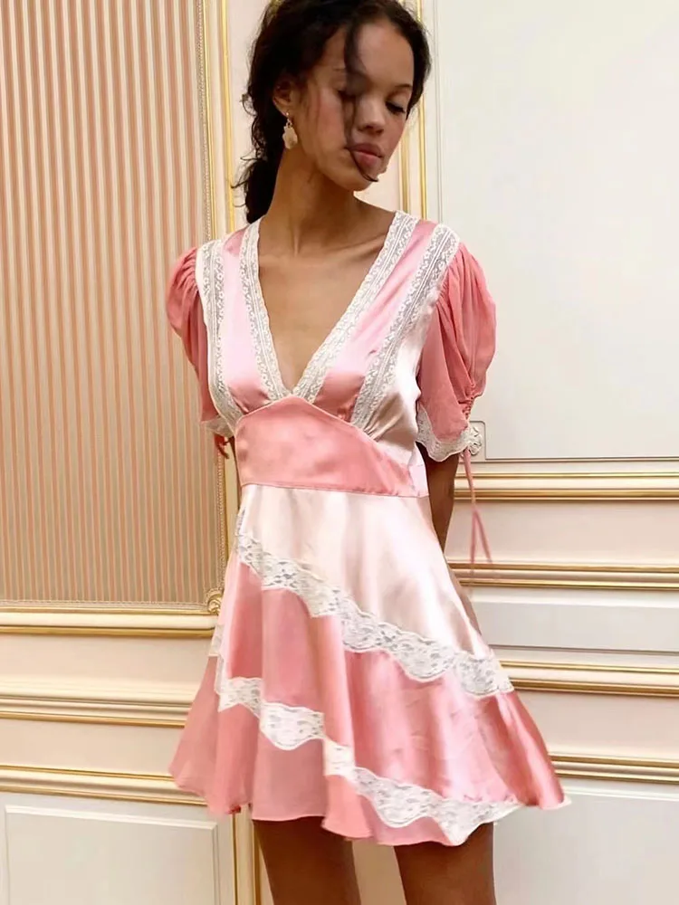 Women V Neck Pink Lace Patchwork Girl Sweet Mini Dress
Women V Neck Pink Lace Patchwork Girl Sweet Mini Dress