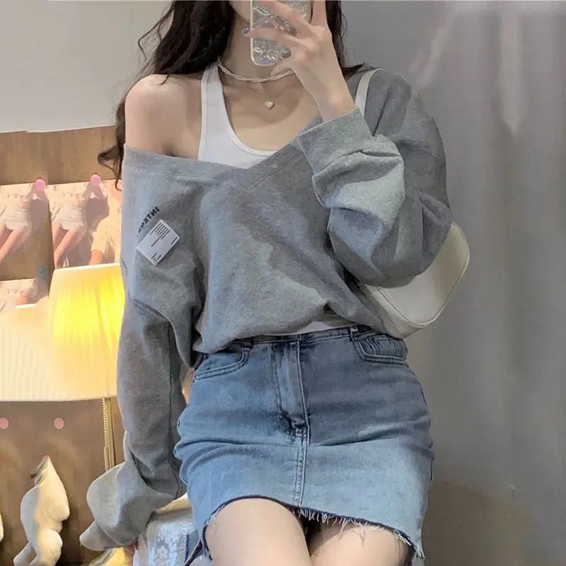 Korean Fashion Women Fake Two Pieces Strapless Crop Top Preppy Style Harajuku Swearshirt Loose Casual Pullovers Blouses 2023 New
Korean Fashion Women Fake Two Pieces Strapless Crop Top Preppy Style Harajuku Swearshirt Loose Casual Pullovers Blouses 2023 New