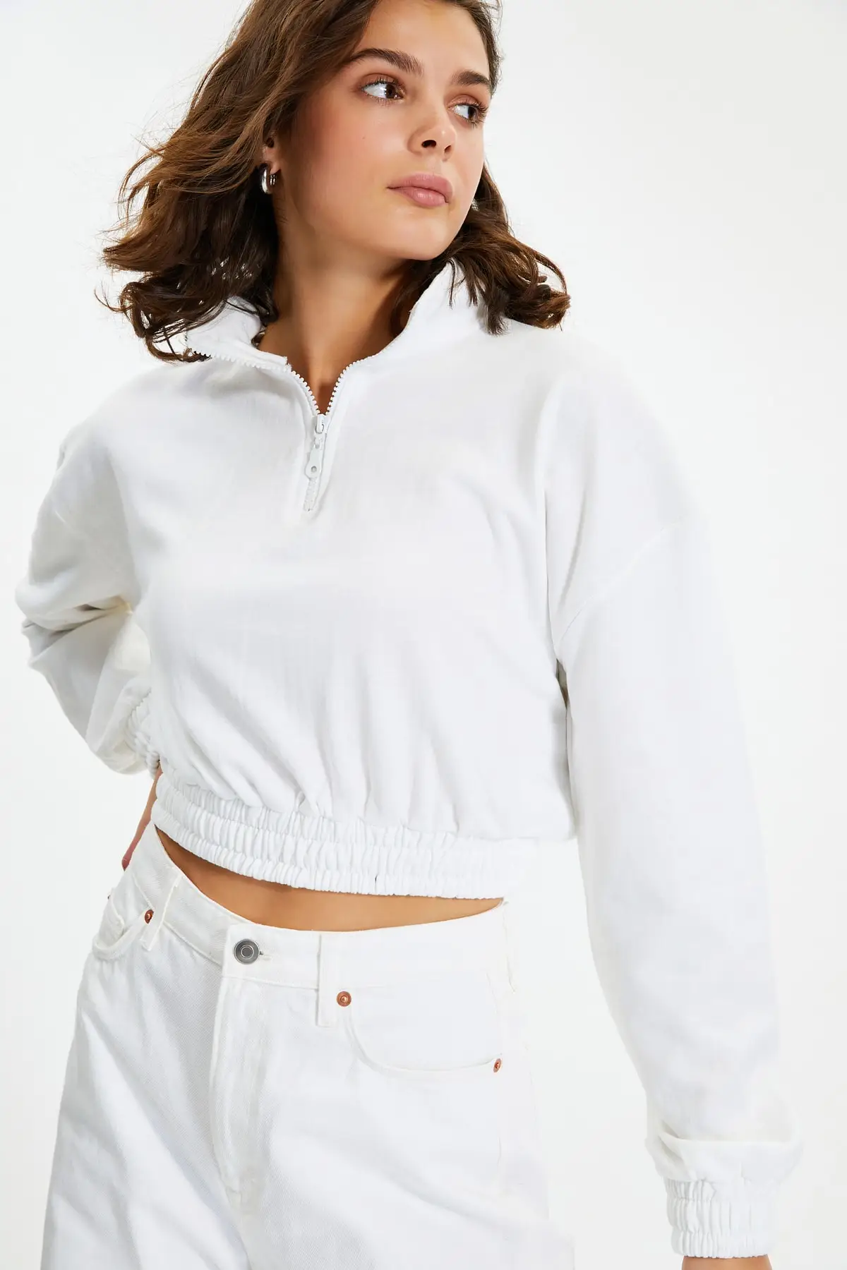 Свитшот женский трикотажный с воротником-стойкой, на молнии
Свитшот женский трикотажный с воротником-стойкой, на молнии